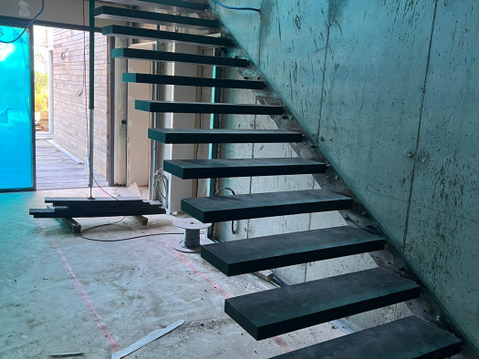 Escaliers suspendus